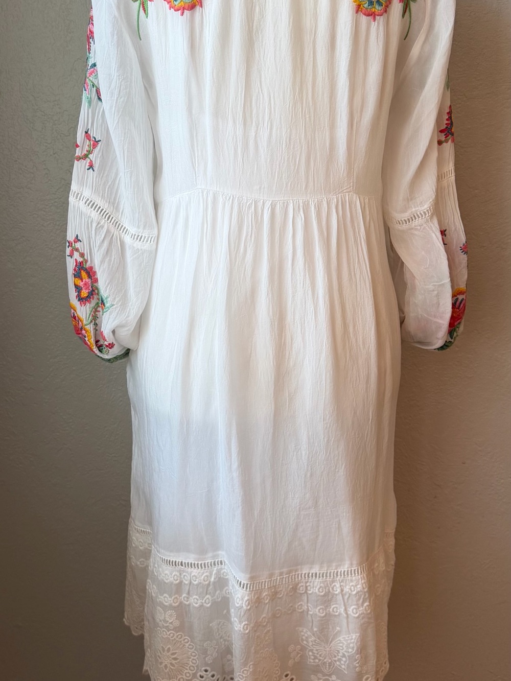NWT. Johnny Was  White Embroidered Floral Boho Dress Size Small - Picture 10 of 15